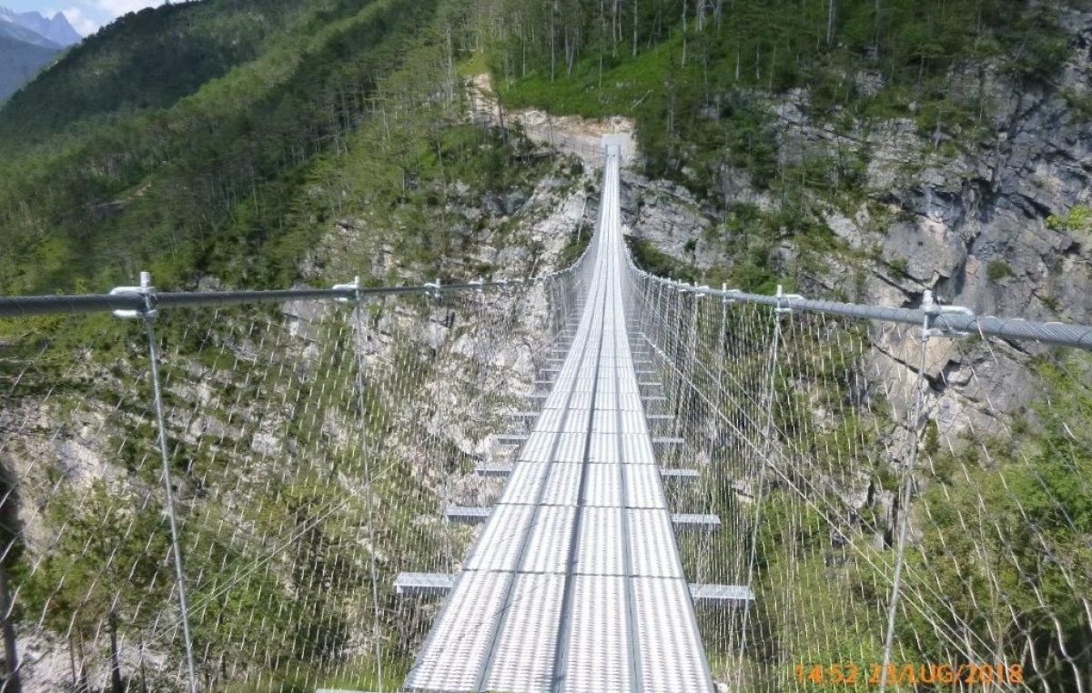 NUOVO PONTE TIBETANO E SISTEMAZIONE DELLA “CASERA”, RINASCE LA VAL MONTINA
