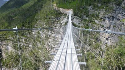 NUOVO PONTE TIBETANO E SISTEMAZIONE DELLA “CASERA”, RINASCE LA VAL MONTINA