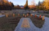 UNA MERIDIANA ANALEMMATICA E UN OROLOGIO FLOREALE, MAQUILLAGE AL GIARDINO “ASTEGO”