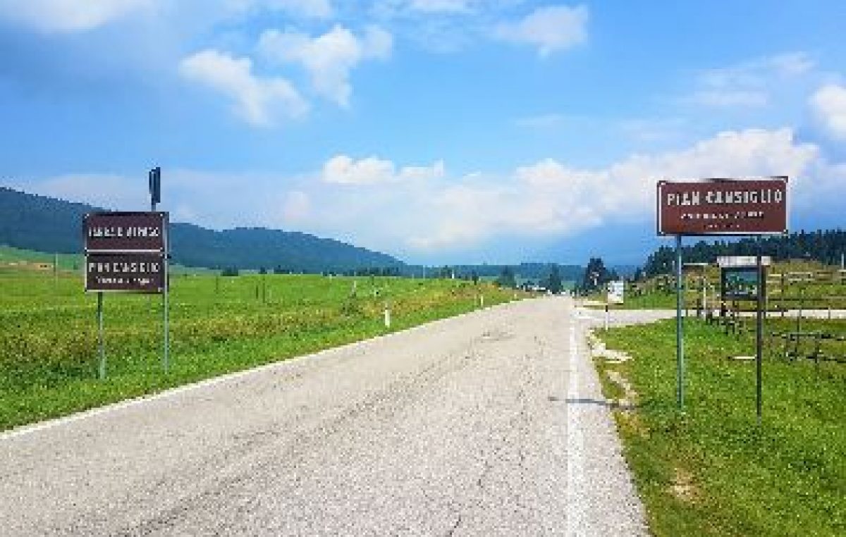 PASSA IL GIRO D’ITALIA: IL CANSIGLIO SI FA BELLO E SICURO