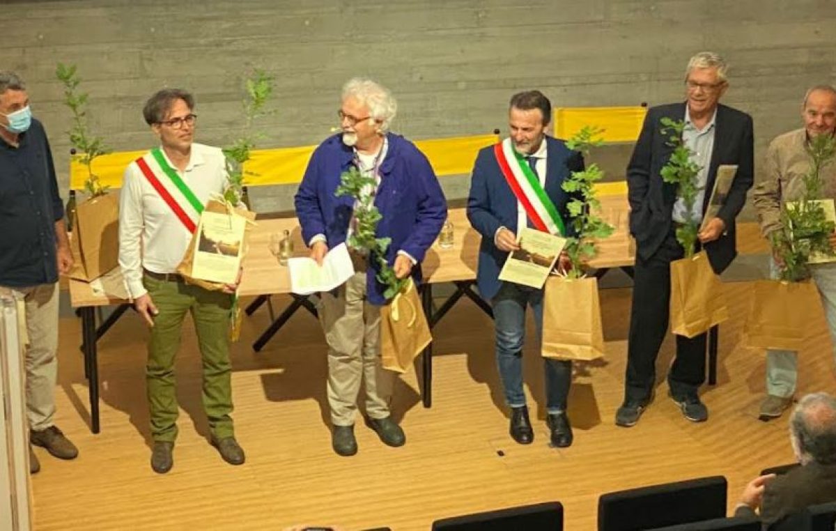 PICCOLI BOSCHI CRESCONO, CONSEGNATO IL PREMIO “JEAN GIONO” 2021, L’UOMO CHE PIANTAVA GLI ALBERI…